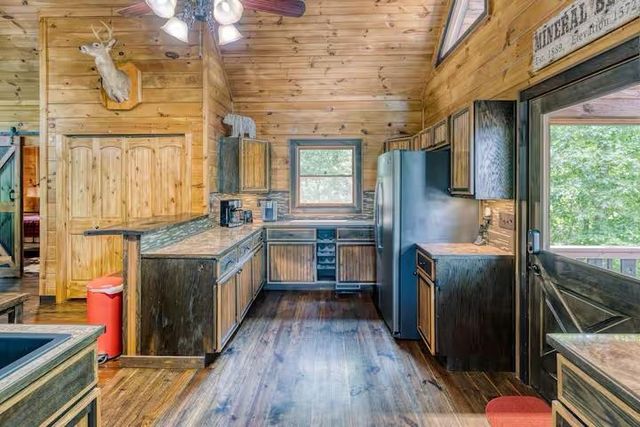 30 Trinity Hills Lane, Mineral Bluff, GA 30559