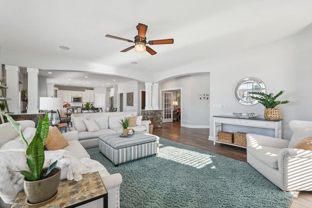 W137N6161 Weyer Farm COURT, Menomonee Falls, WI 53051