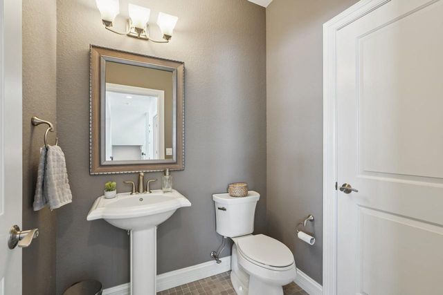 W137N6161 Weyer Farm COURT, Menomonee Falls, WI 53051