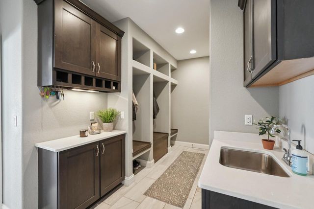 W137N6161 Weyer Farm COURT, Menomonee Falls, WI 53051