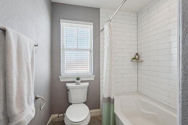 W137N6161 Weyer Farm COURT, Menomonee Falls, WI 53051