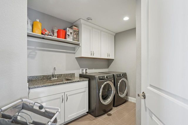 W137N6161 Weyer Farm COURT, Menomonee Falls, WI 53051