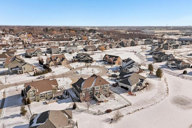 W137N6161 Weyer Farm COURT, Menomonee Falls, WI 53051