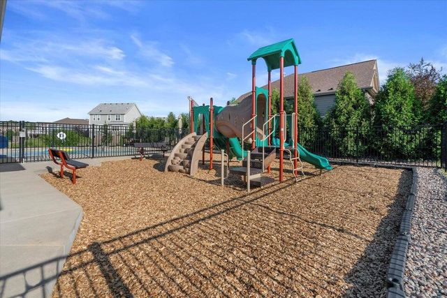 W137N6161 Weyer Farm COURT, Menomonee Falls, WI 53051