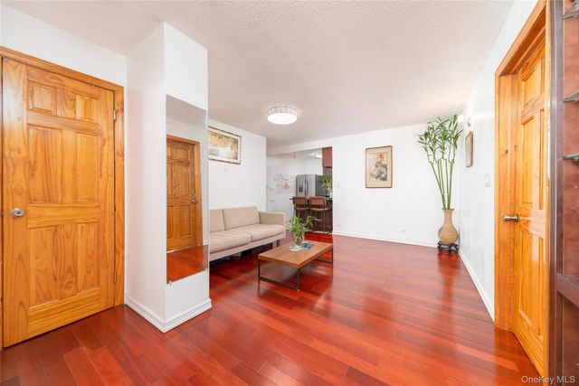 4140 Union Street 10K, Flushing, NY 11355