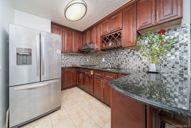 4140 Union Street 10K, Flushing, NY 11355