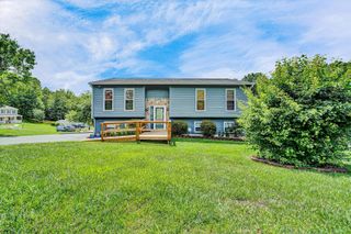 1124 Pedigo LN, Vinton, VA 24179