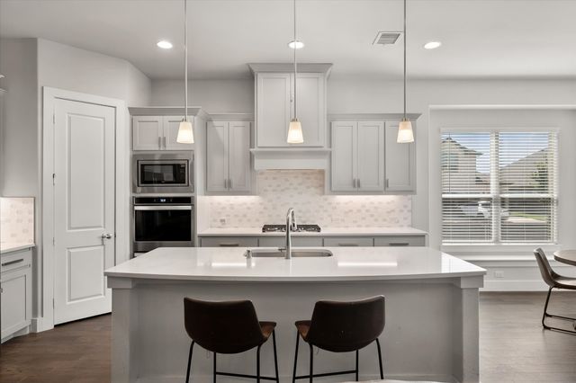 2705 Grainger Drive, Mansfield, TX 76063