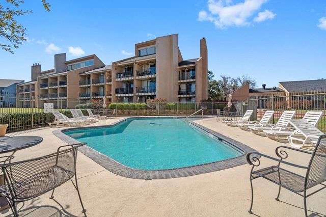 12600 Melville Drive 102A, Montgomery, TX 77356