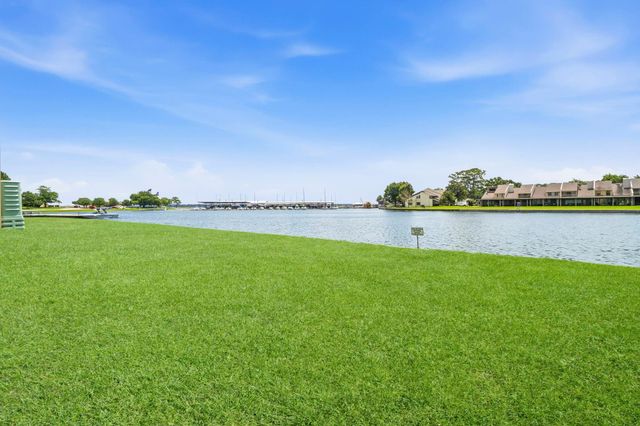 12600 Melville Drive 102A, Montgomery, TX 77356