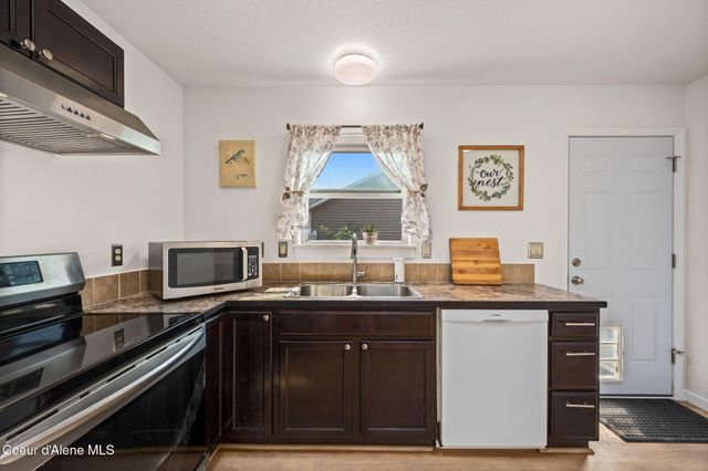 2077 N Travis LN, Post Falls, ID 83854