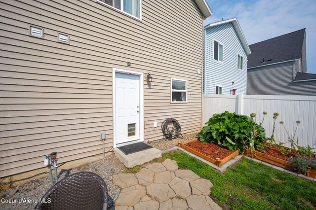 2077 N Travis LN, Post Falls, ID 83854