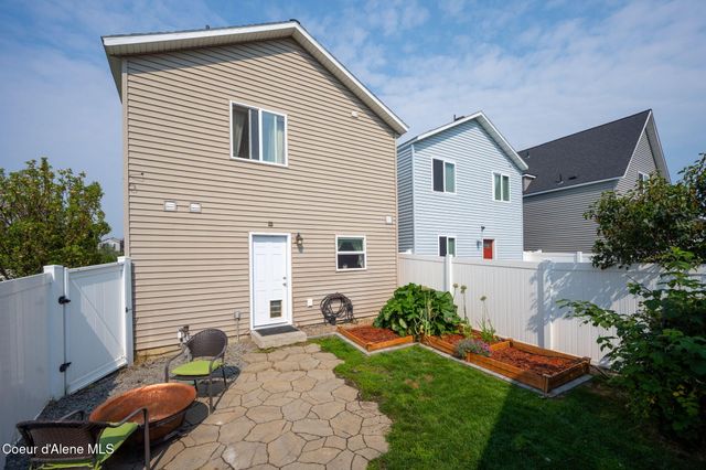 2077 N Travis LN, Post Falls, ID 83854