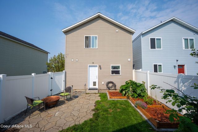 2077 N Travis LN, Post Falls, ID 83854