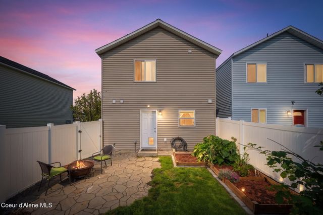 2077 N Travis LN, Post Falls, ID 83854
