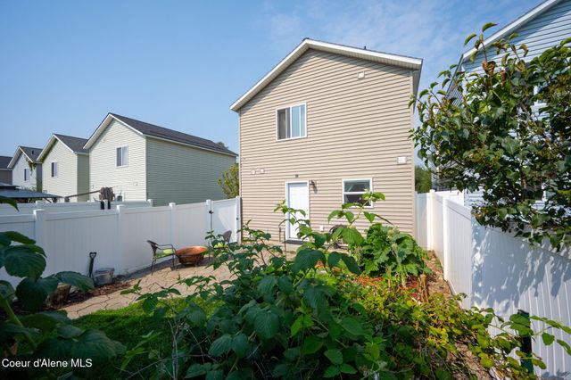 2077 N Travis LN, Post Falls, ID 83854
