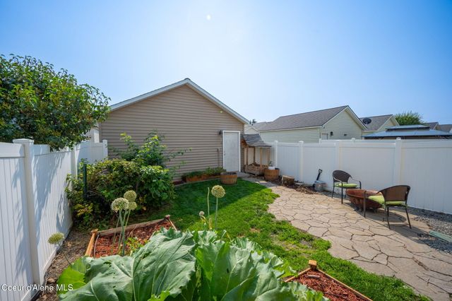 2077 N Travis LN, Post Falls, ID 83854