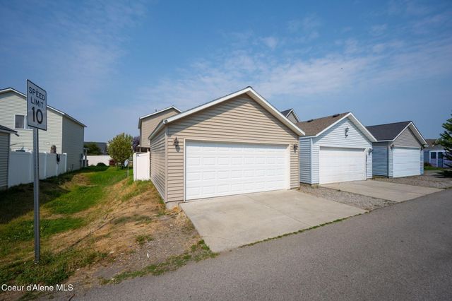 2077 N Travis LN, Post Falls, ID 83854