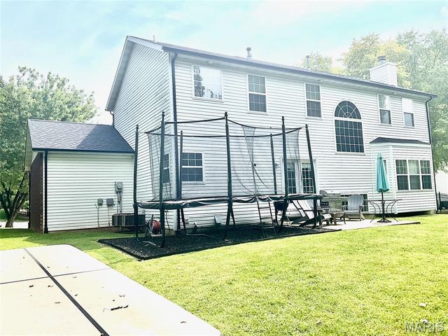 5 Bear Creek Court, Glen Carbon, IL 62034