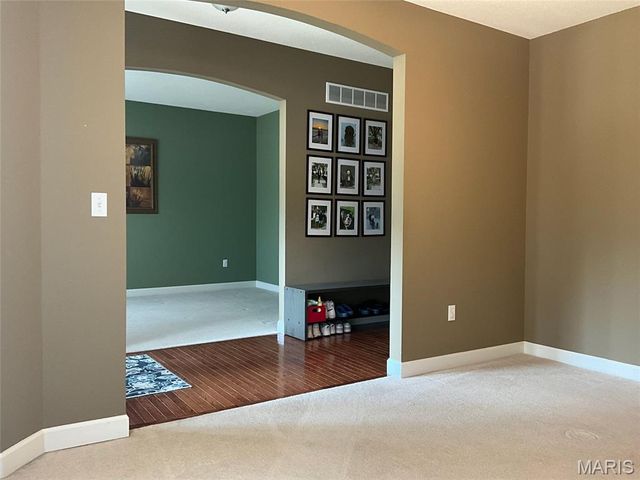 5 Bear Creek Court, Glen Carbon, IL 62034