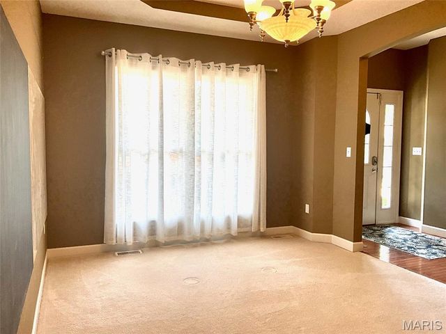 5 Bear Creek Court, Glen Carbon, IL 62034