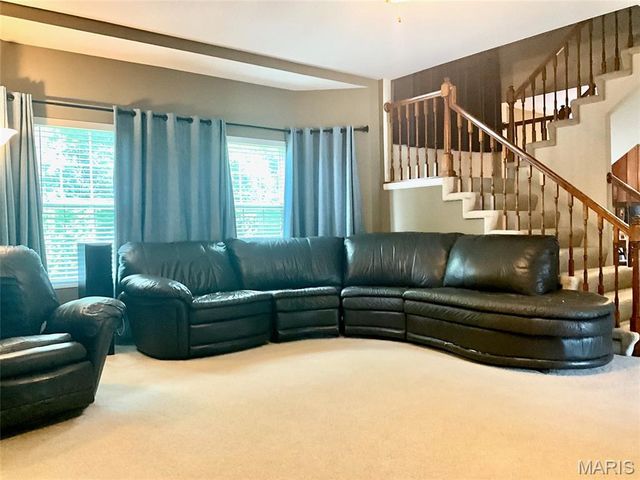 5 Bear Creek Court, Glen Carbon, IL 62034