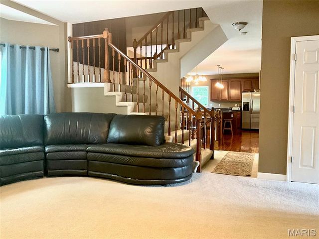 5 Bear Creek Court, Glen Carbon, IL 62034