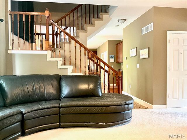 5 Bear Creek Court, Glen Carbon, IL 62034