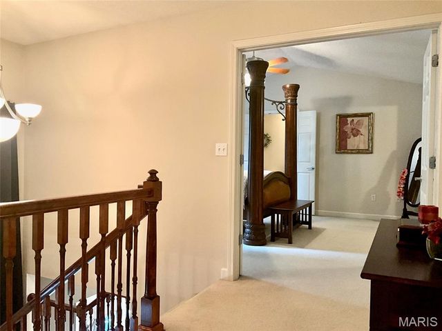 5 Bear Creek Court, Glen Carbon, IL 62034