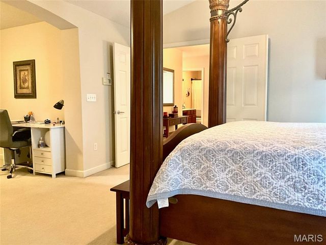 5 Bear Creek Court, Glen Carbon, IL 62034