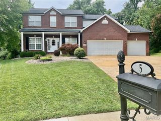 5 Bear Creek Court, Glen Carbon, IL 62034