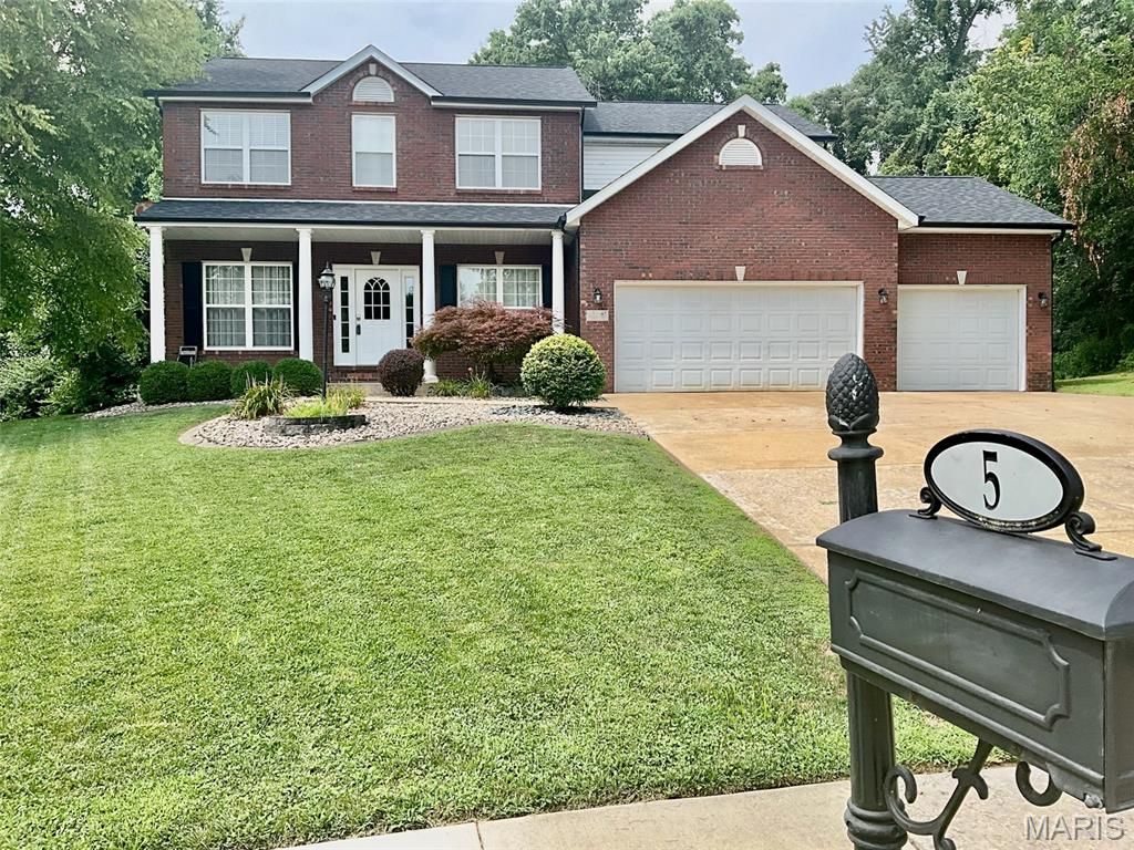 5 Bear Creek Court, Glen Carbon, IL 62034