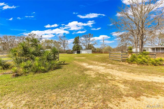 152 Creek View Drive, Wetumpka, AL 36092