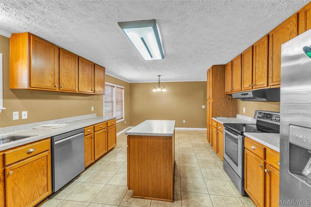152 Creek View Drive, Wetumpka, AL 36092