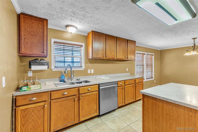 152 Creek View Drive, Wetumpka, AL 36092