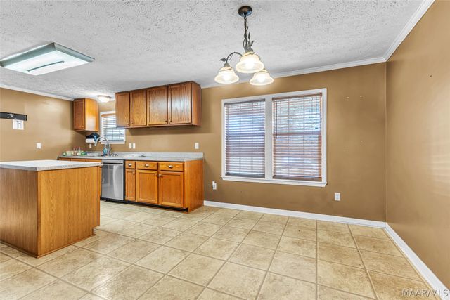 152 Creek View Drive, Wetumpka, AL 36092