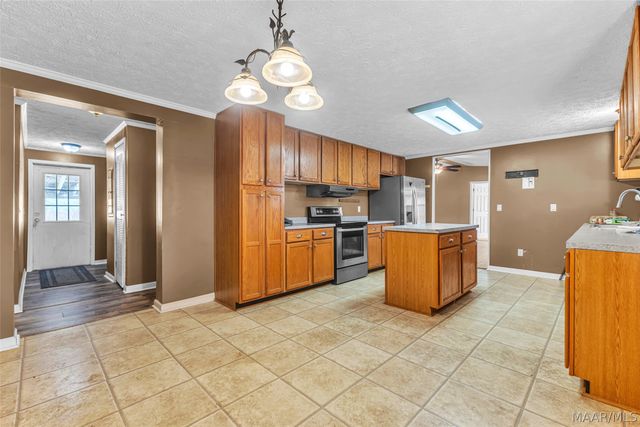 152 Creek View Drive, Wetumpka, AL 36092