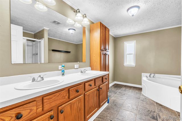 152 Creek View Drive, Wetumpka, AL 36092