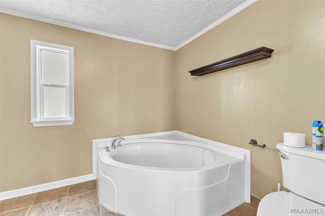 152 Creek View Drive, Wetumpka, AL 36092