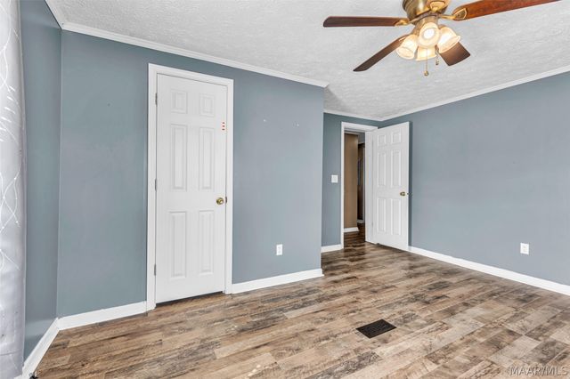 152 Creek View Drive, Wetumpka, AL 36092