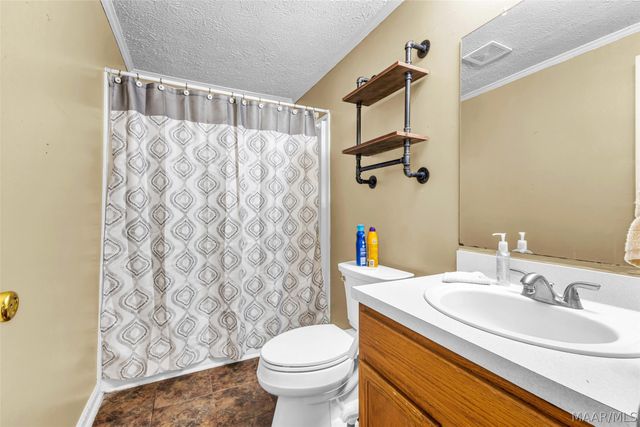 152 Creek View Drive, Wetumpka, AL 36092