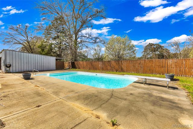 152 Creek View Drive, Wetumpka, AL 36092