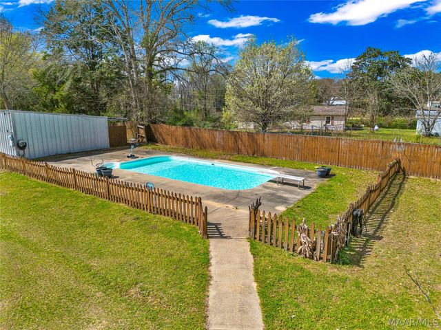 152 Creek View Drive, Wetumpka, AL 36092