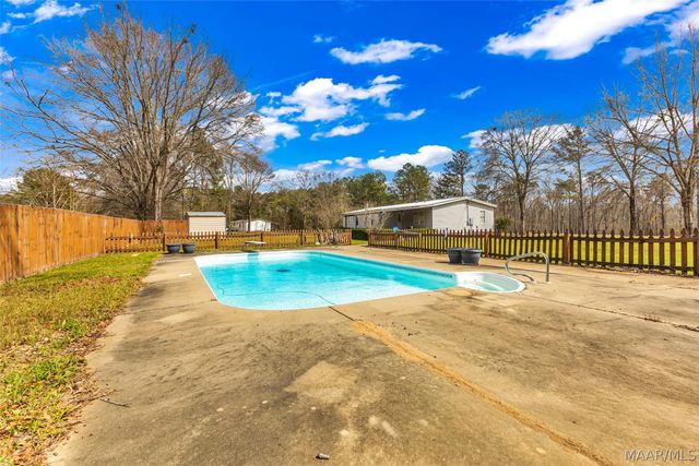 152 Creek View Drive, Wetumpka, AL 36092
