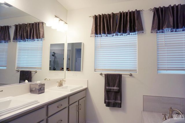 14615 Bromshire Street, Bakersfield, CA 93311