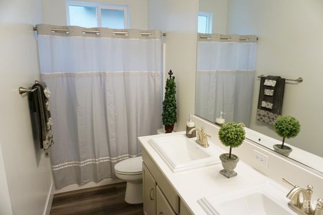 14615 Bromshire Street, Bakersfield, CA 93311