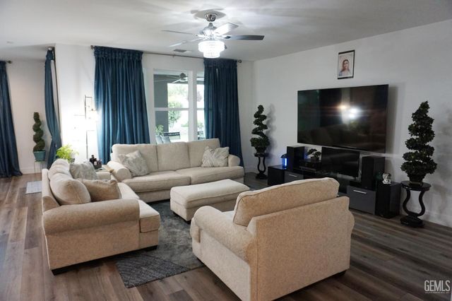 14615 Bromshire Street, Bakersfield, CA 93311