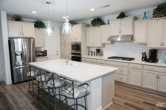 14615 Bromshire Street, Bakersfield, CA 93311