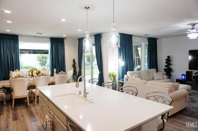 14615 Bromshire Street, Bakersfield, CA 93311