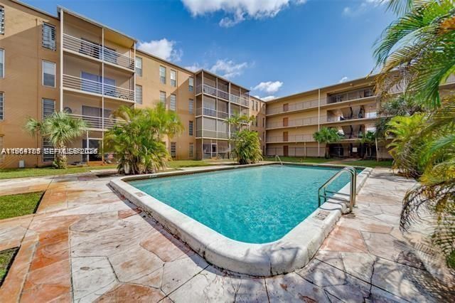 4848 NW 24th Ct 230, Lauderdale Lakes, FL 33313